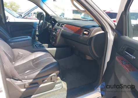 2013 Chevrolet Suburban 1500 Lt from USA, damaged, VIN 1GNSCJE01DR144244